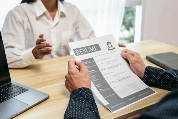 Les modèles de cv : guide ultime pour un cv sur mesure